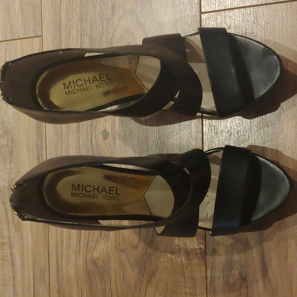 MICHAEL Michael Kors Platform Leather bands Heels Black 6.5 - Picture 2 of 3